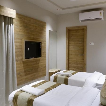 Hotel Amber Paramount Mumbai Exterior photo