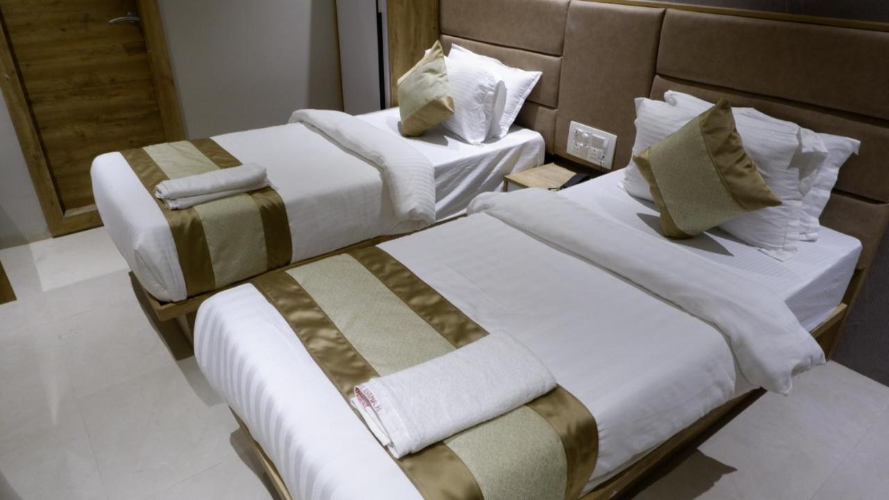 Hotel Amber Paramount Mumbai Exterior photo