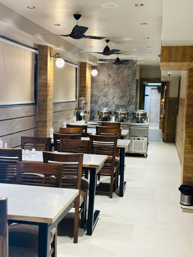 Hotel Amber Paramount Mumbai Exterior photo