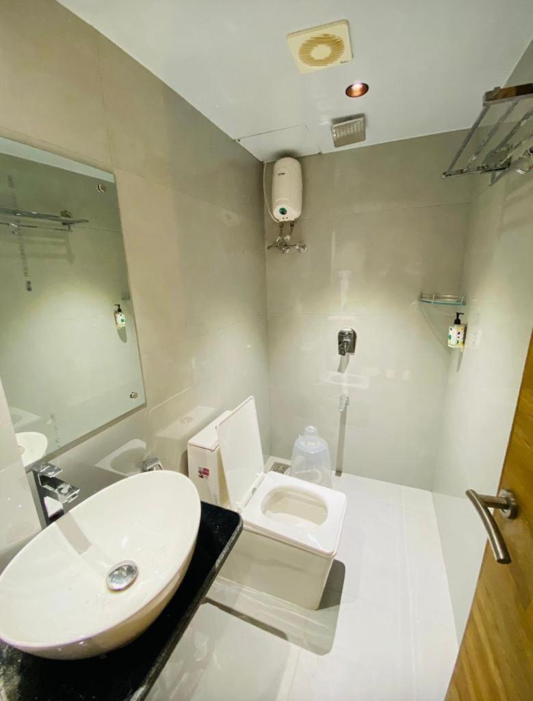 Hotel Amber Paramount Mumbai Exterior photo